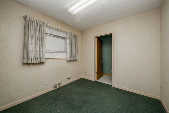1502 State Rte 38, Wheaton, IL 60187